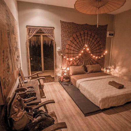 Cozy Huts Hotel Trat Exterior foto